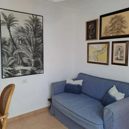 La Casa Nostra - Family Oriented House In Quiet Area *