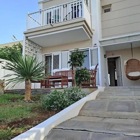 La Casa Nostra - Family Oriented House In Quiet Area