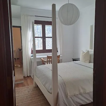 La Casa Nostra - Family Oriented House In Quiet Area