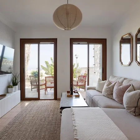 La Casa Nostra - Family Oriented House In Quiet Area