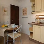 La Casa Nostra - Family Oriented House In Quiet Area