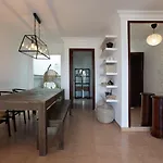 La Casa Nostra - Family Oriented House In Quiet Area Bajamar (La Laguna)