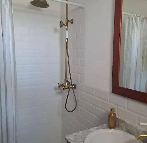 La Casa Nostra - Family Oriented House In Quiet Area باجامار